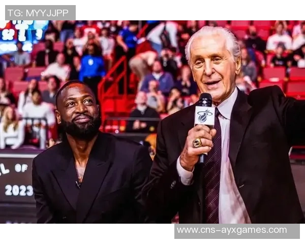 韦德回忆飞机趣事莱利没收詹姆斯饼干暗示他即将离队 韦德回忆飞机趣事莱利没收詹姆斯饼干暗示他即将离队